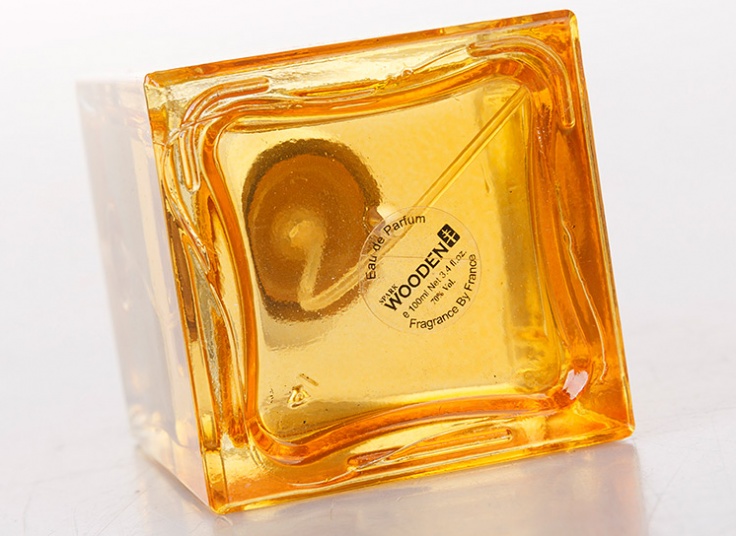عطر و ادکلن کادویی WOODEN