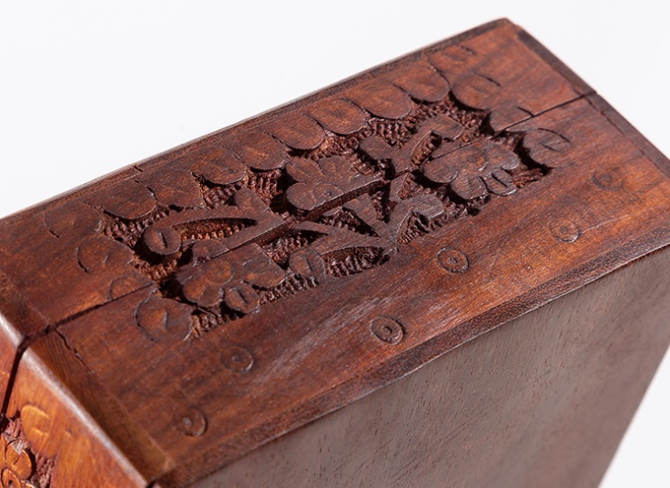 جعبه چوبی منبت کاری