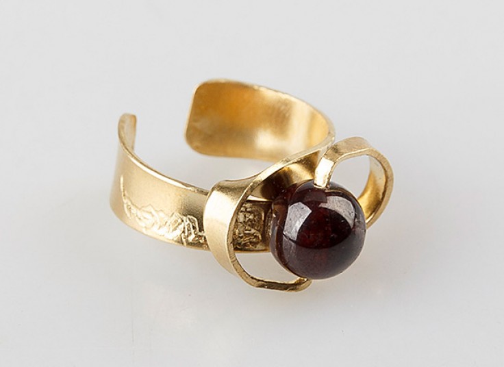 انگشتر ماه تولد