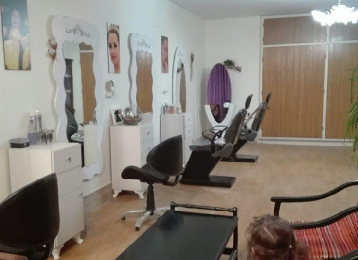 خدمات ناخن سالن زیبایی ارغوان