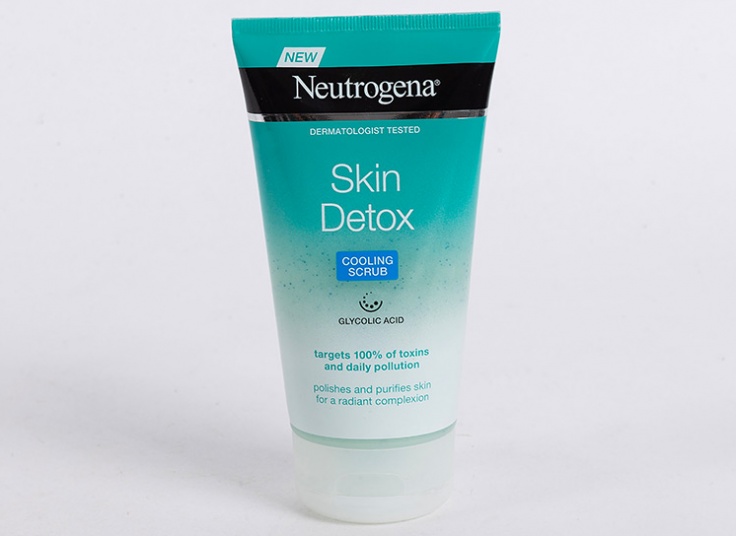اسکراب صورت Neutrogena