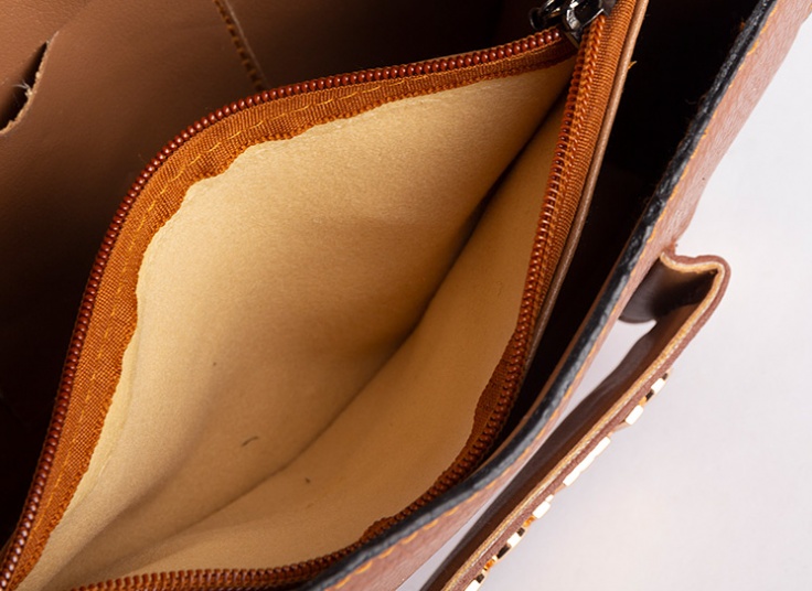 کیف دوشی زنانه MOSCHINO