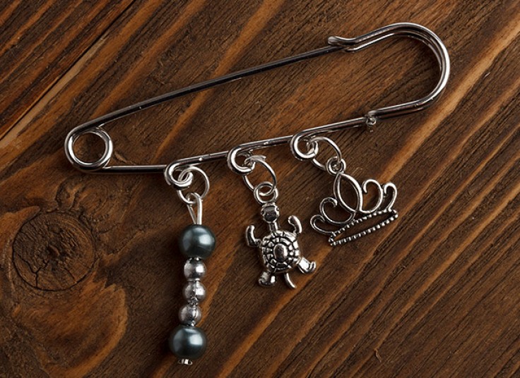 سنجاق سینه دست ساز