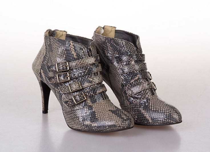 نیم بوت پاشنه دار زنانه COMPAGNA