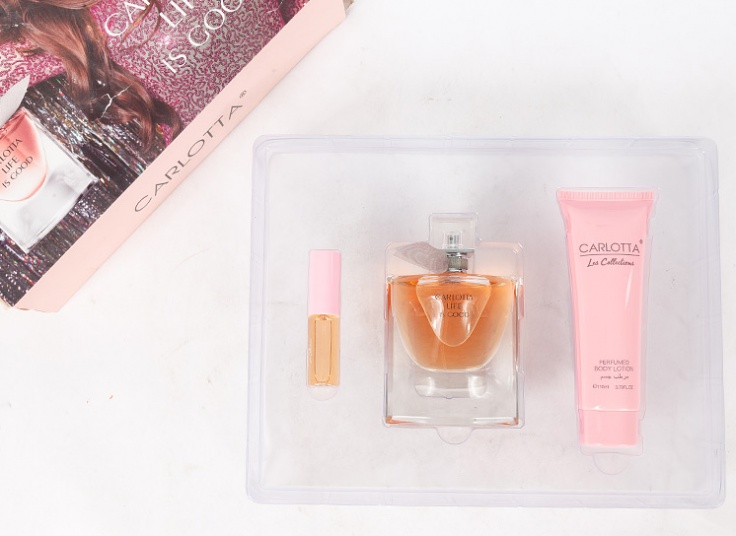 پکیج کادویی محصولات آرایشی CARLOTTA
