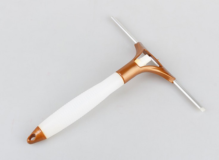 شیشه پاک کن اسپری دار