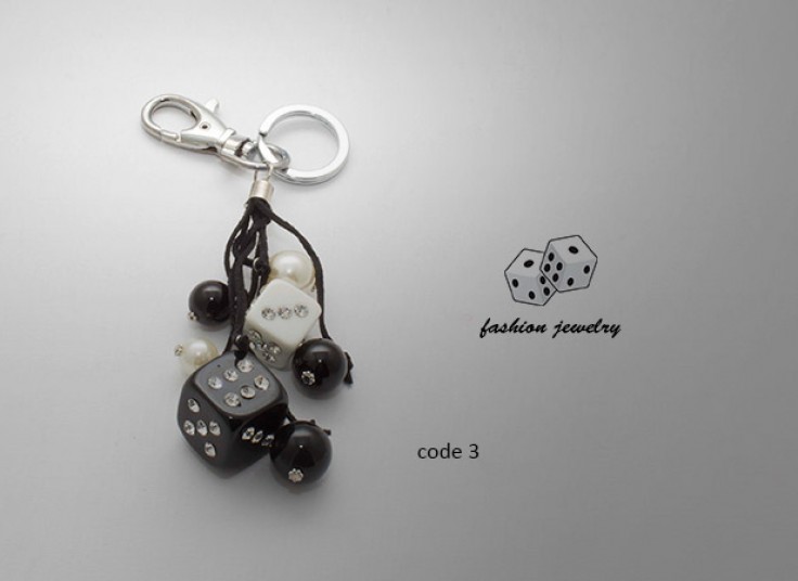 جاسوئیچی و آویز تاس FashionJewelry