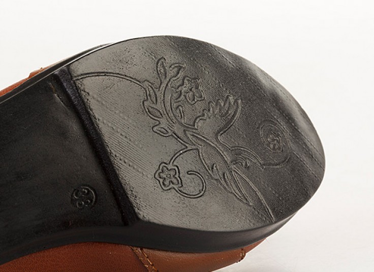 کفش پاشنه دار زنانه