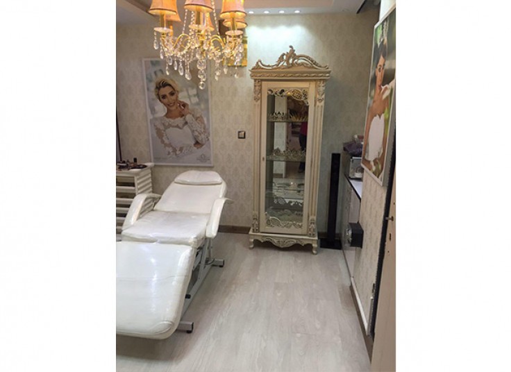 پاکسازی پوست در سالن رویای سپید