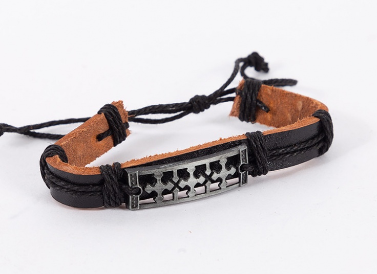 دستبند چرم