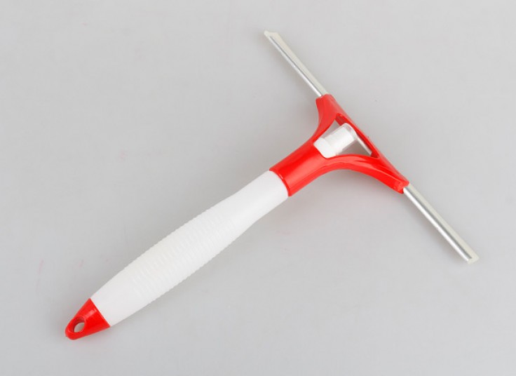 شیشه پاک کن اسپری دار