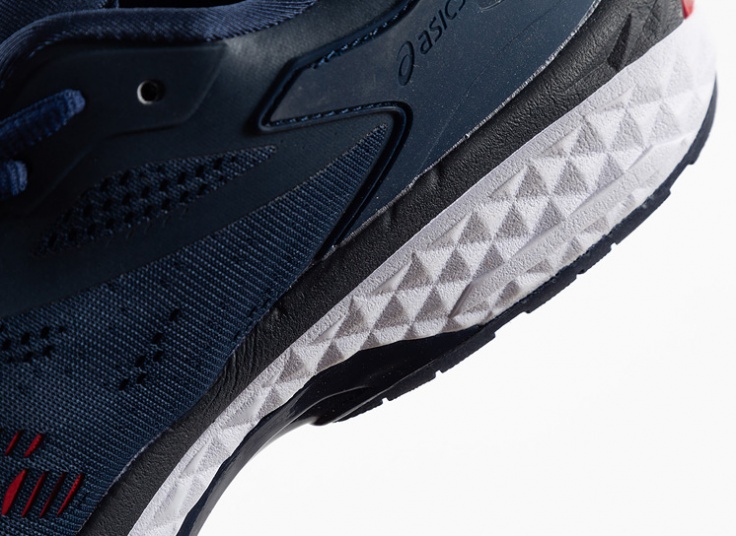 کتانی مردانه asics مدل 5890