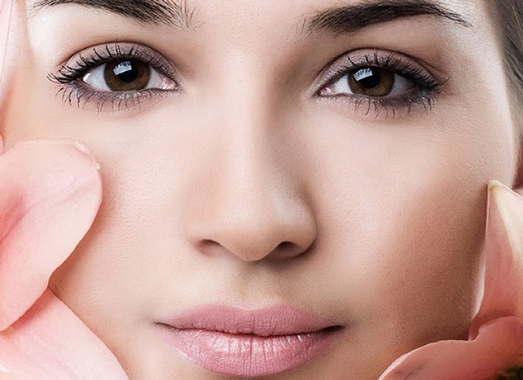 جوانسازی با نخ کلاژن ساز کلینیک ونک