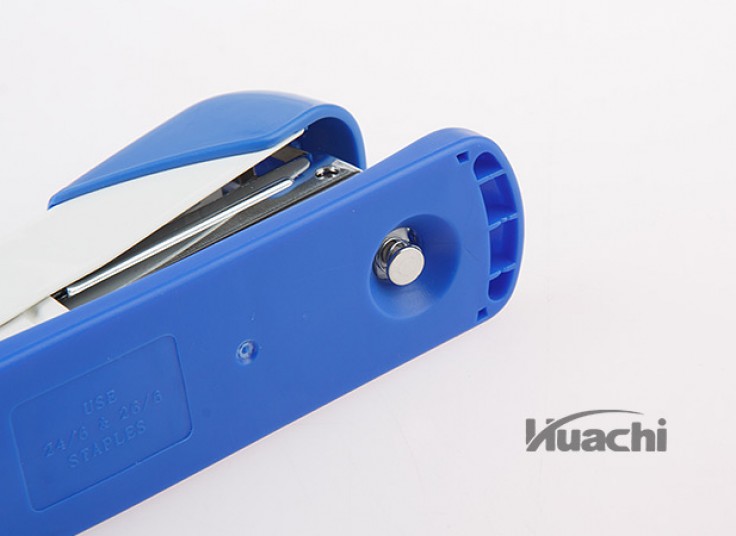 دستگاه منگنه Huachi Stapler 
