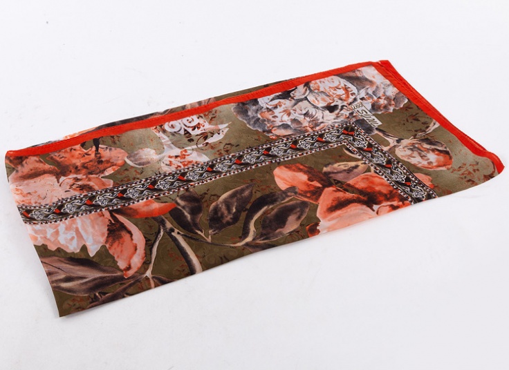 روسری طرح گل نخی