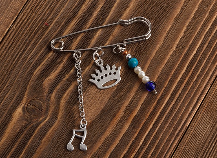 سنجاق سینه دست ساز