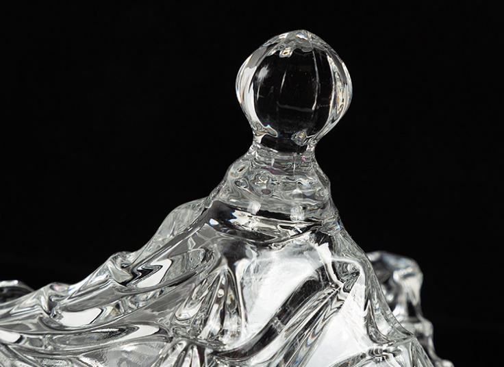 قندان Lisa Mori