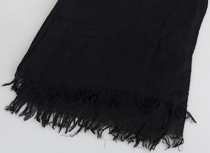 شال مشکی Lantern Moon