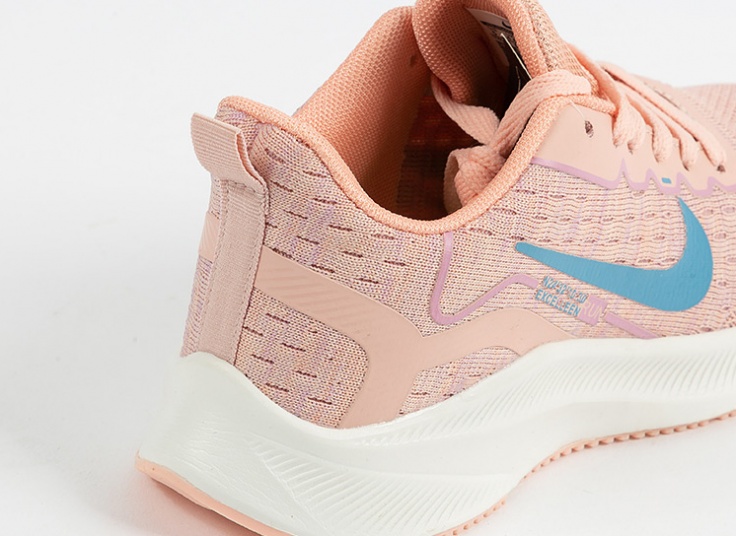 کتانی زنانه Nike