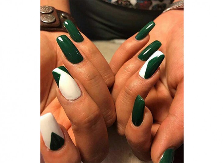 خدمات ناخن در سالن مرسده