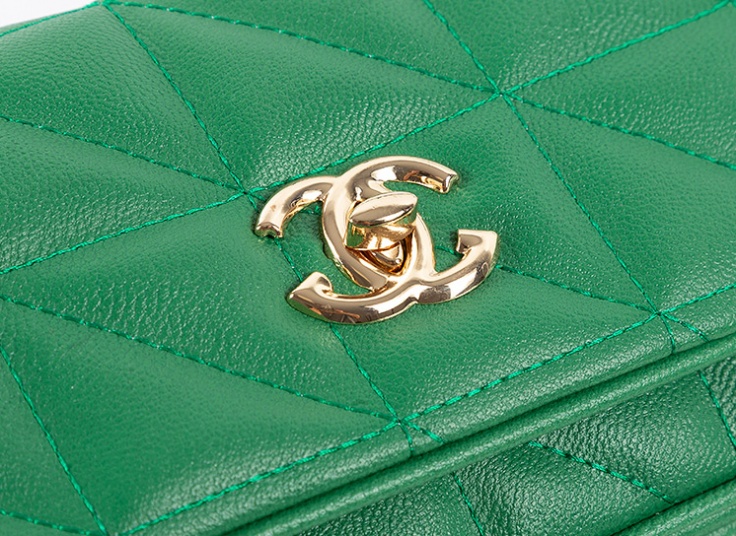 کیف پاسپورتی طرح Chanel