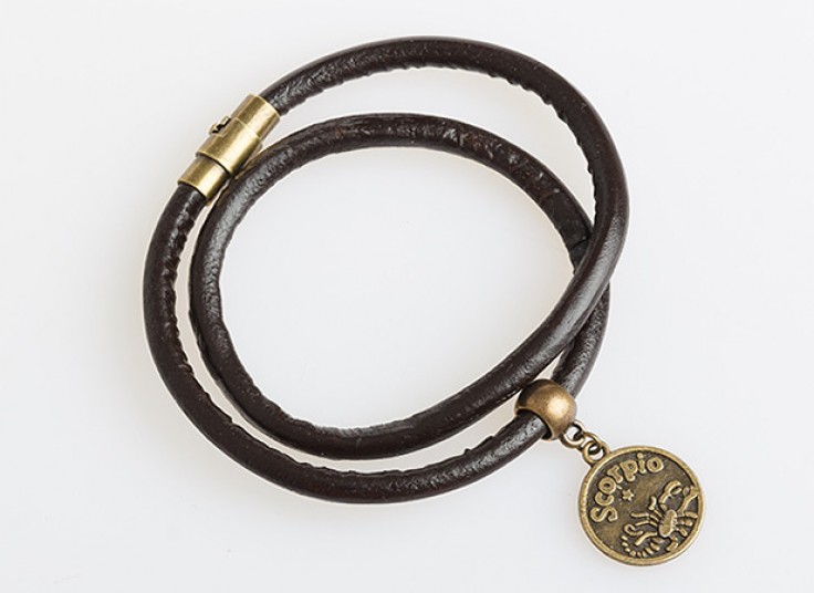 دستبند چرمی ماه تولد