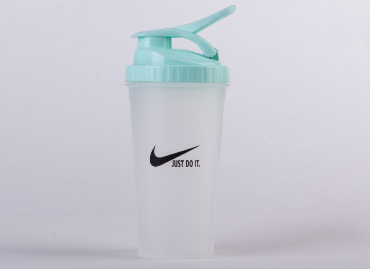 شیکر ورزشی طرح Nike