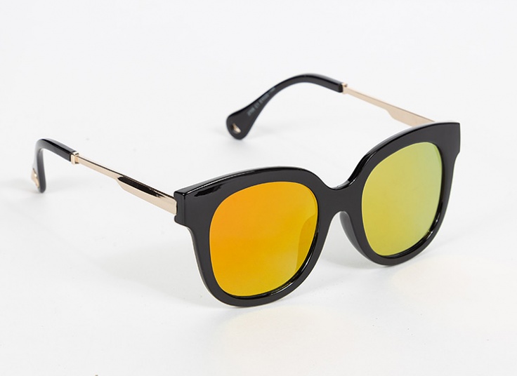 عینک آفتابی رنگی