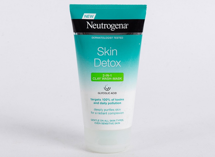اسکراب صورت Neutrogena