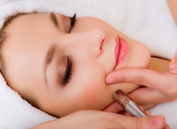 میکرودرم و هیدرودرم در مرکز زیبایی مدیکو نایس