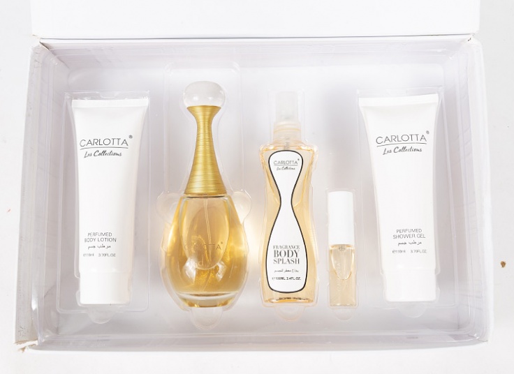 پکیج کادویی محصولات آرایشی CARLOTTA