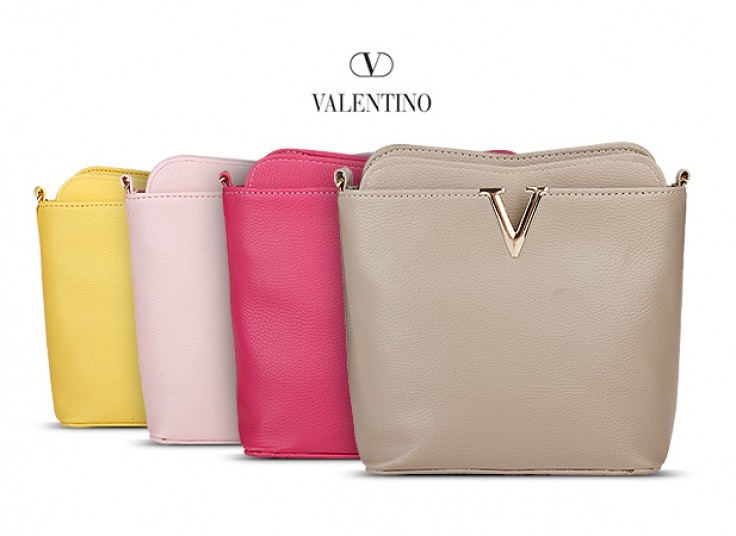 کیف کج طرح Valentino