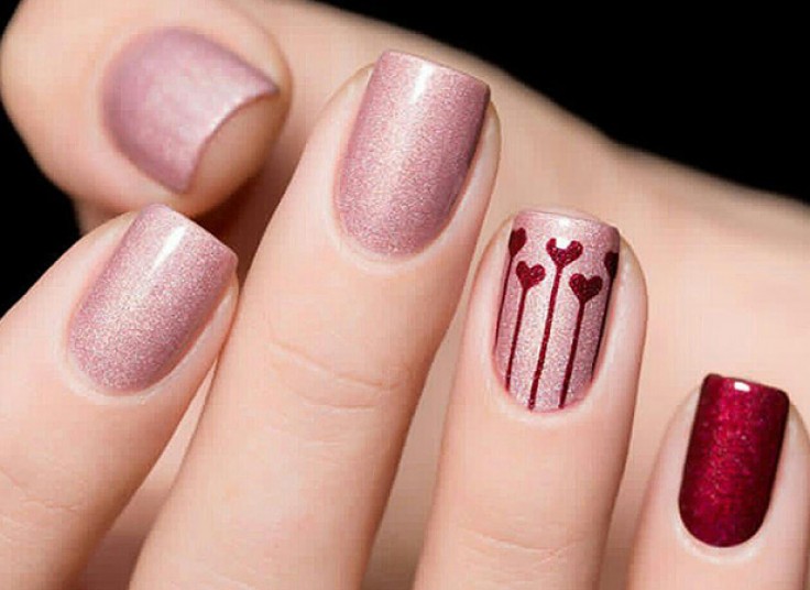 آموزش کاشت ناخن در سالن سولی ناز