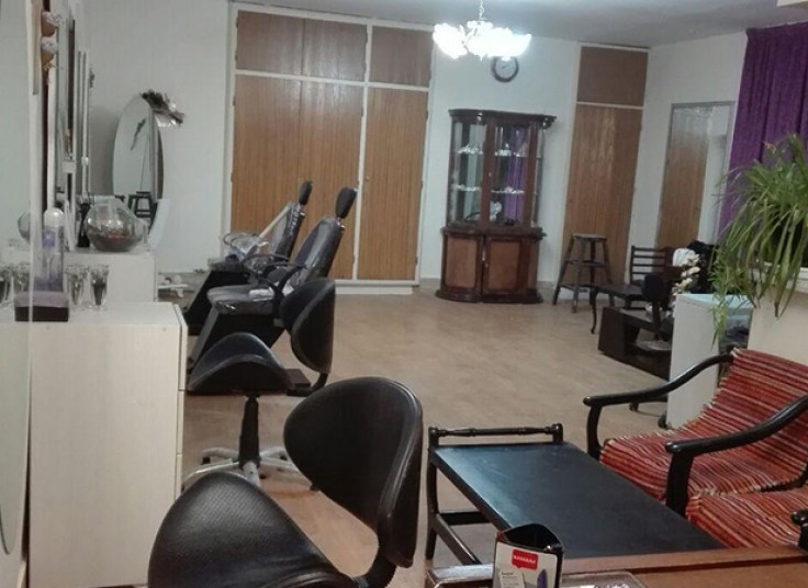 خدمات ناخن سالن زیبایی ارغوان