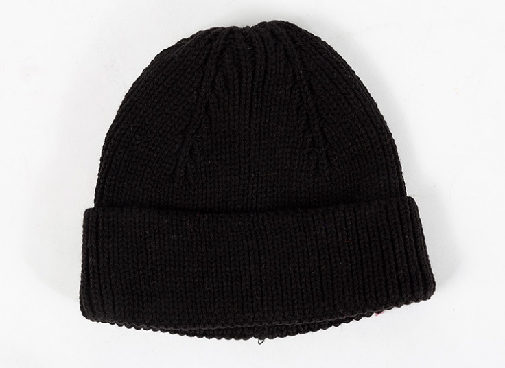 کلاه بافت لئونی