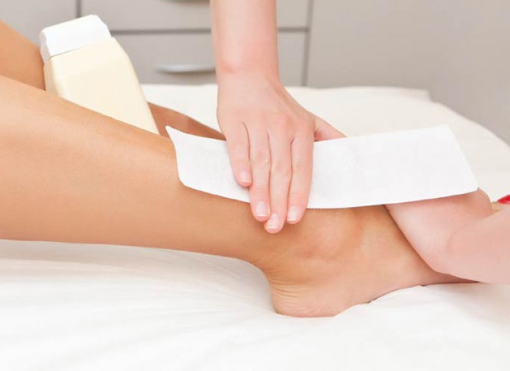 اپیلاسیون سالن زیبایی پیونی