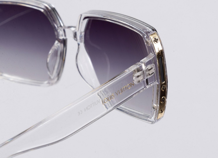 عینک آفتابی زنانه LouisVuitton مدل 7512