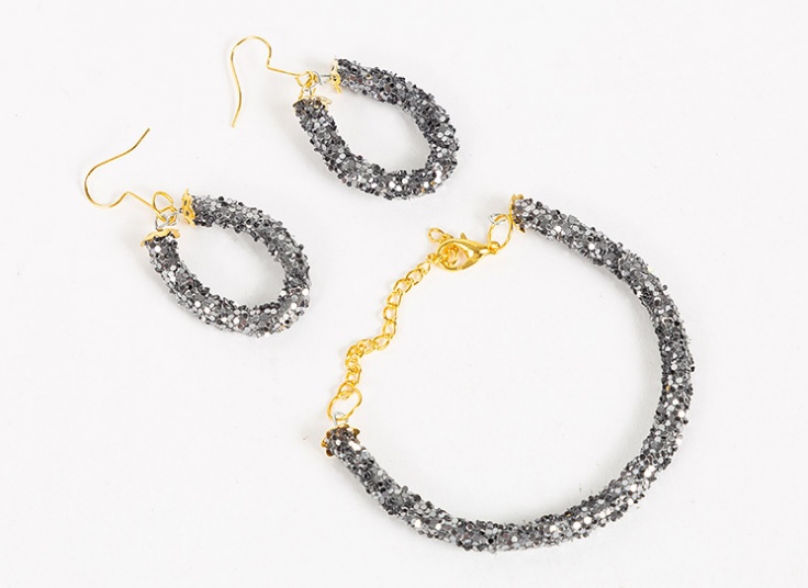 گوشواره و دستبند کریستالی