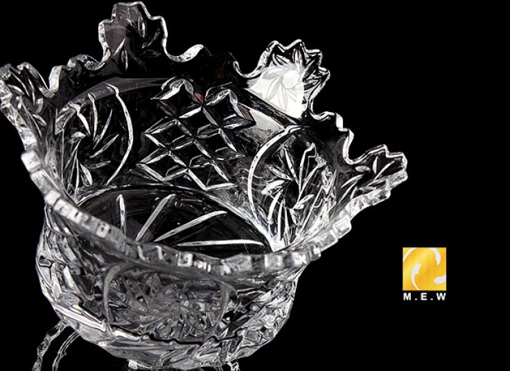 شکلات خوری پایه دار تاجی MEW