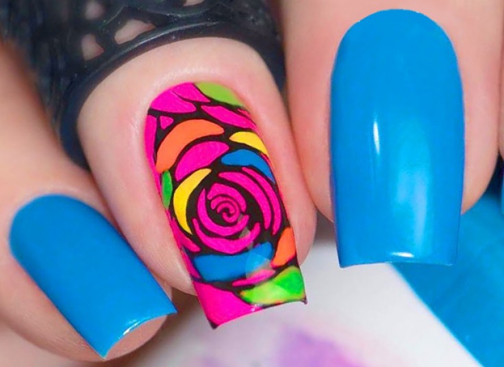 خدمات ناخن در مرکز تخصصی ناخن شیک و پیک