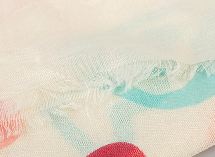 روسری نخی قواره دار طرح قلب