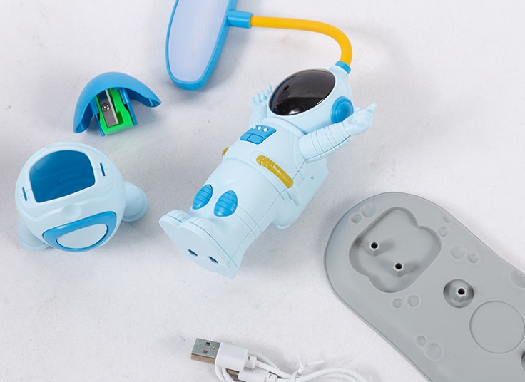 چراغ مطالعه طرح آدم فضایی