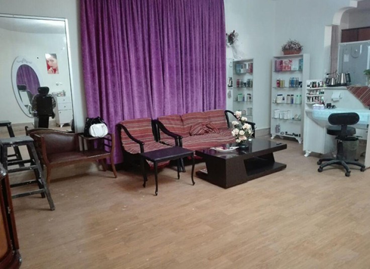 خدمات ناخن سالن زیبایی ارغوان