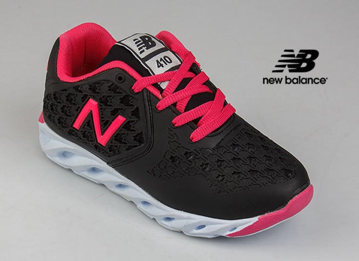 کفش ورزشی زنانه New Balance