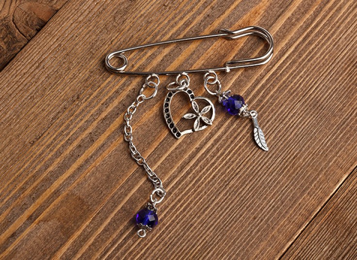 سنجاق سینه دست ساز