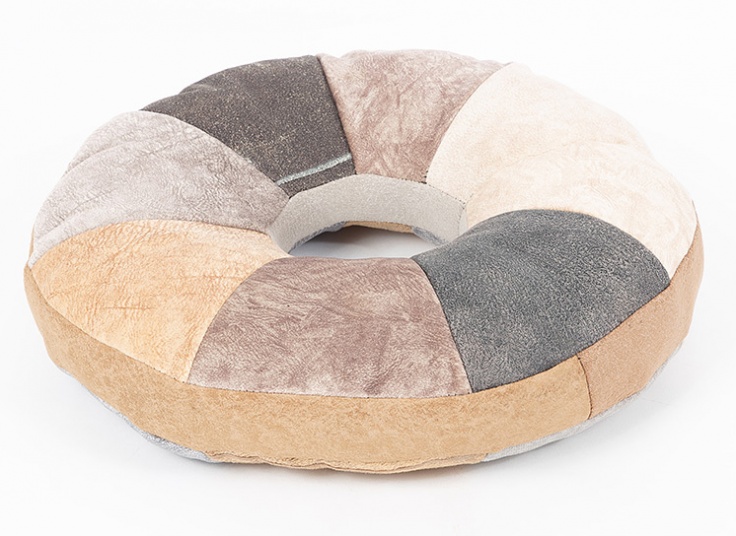 زیر نشیمنی مخملی