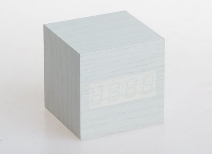 ساعت مربع رومیزی Wooden Clock