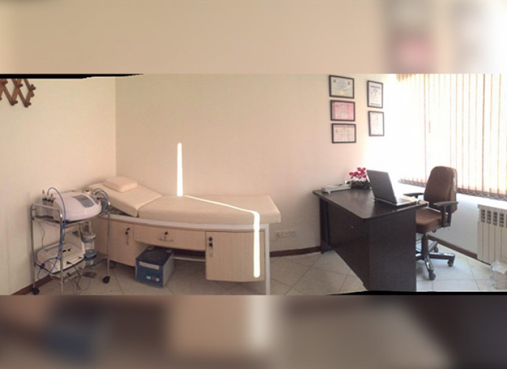 جوانسازی پوست صورت با فوتوتراپی در کلینیک آلفا