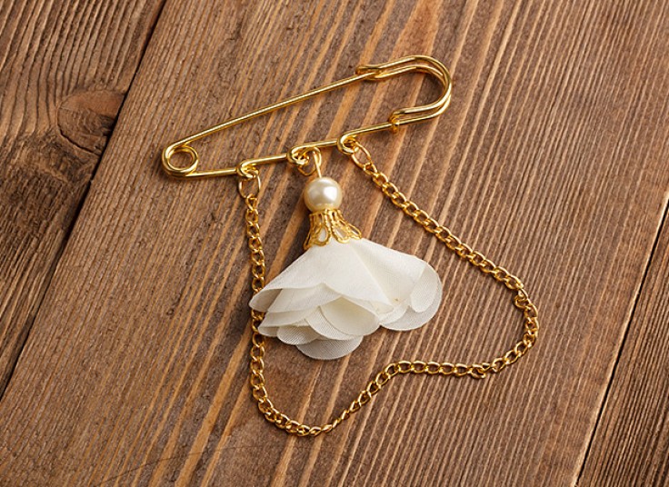 سنجاق سینه دست ساز