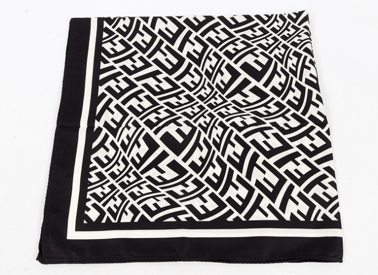 روسری ساتن ابریشم طرح Fendi